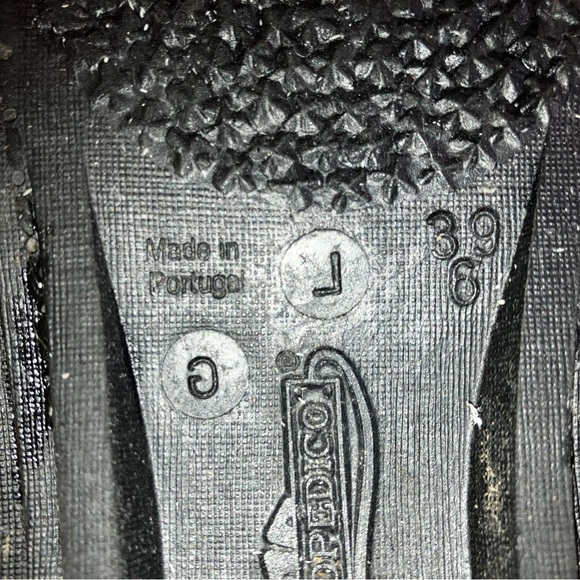 Adorable Arcopedico Leather Yellow Floral Mary Janes Flats - Picture 8 of 10